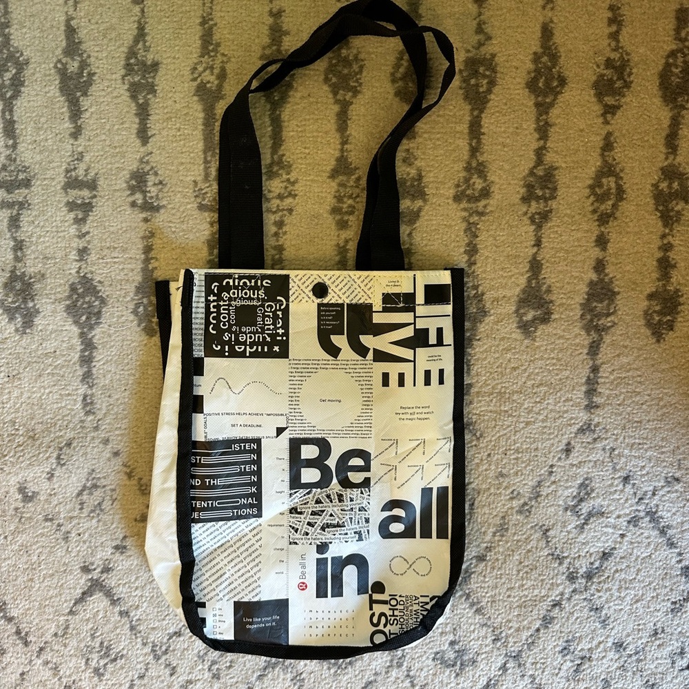 Lululemon bag